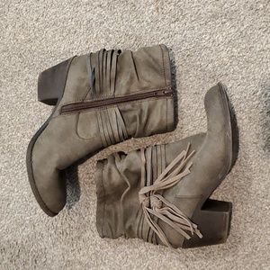 Jellypop Ankle Boots w/ fringe